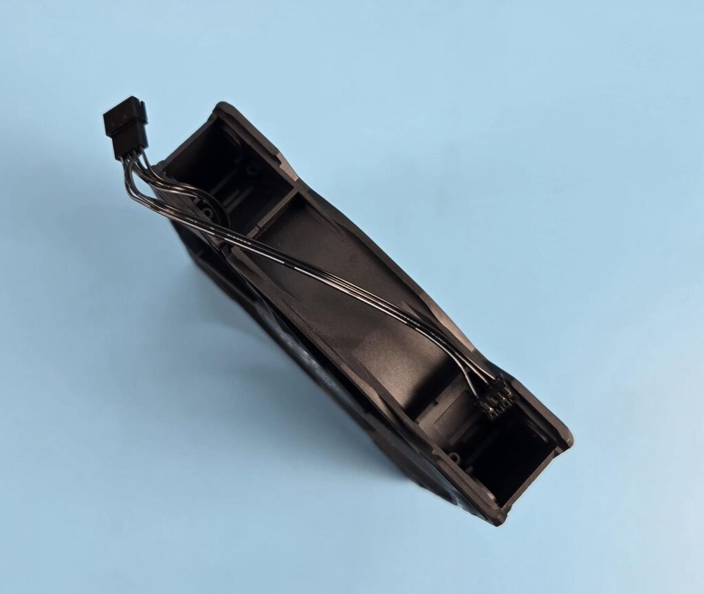 Lian Li GA-II Lite 360 Performance: An All rounder Liquid Cooler 20 Lian Li GA II Lite 360 Performance Fan 3