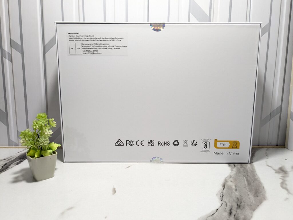 UPERFECT UColor O2 review: Amazing OLED screen in a slim design 2 UPERFECT UColor O2 Box back side