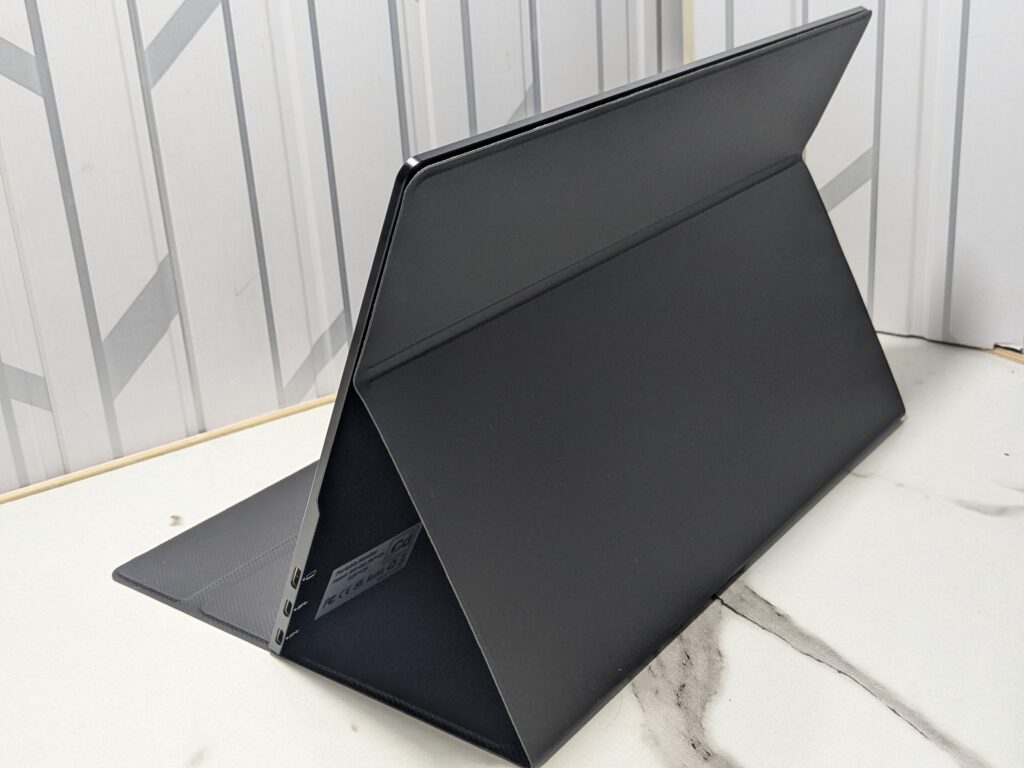UPERFECT UColor O2 review: Amazing OLED screen in a slim design 10 UPERFECT UColor O2 OLED Portable Gaming Monitor