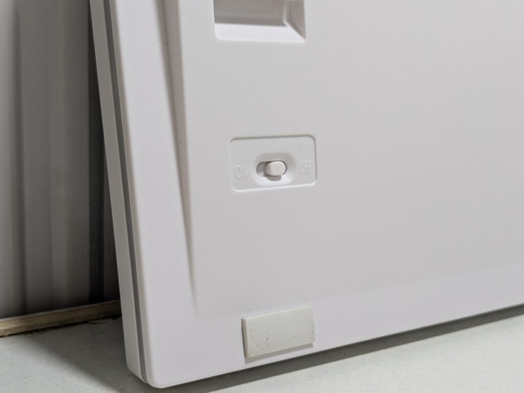 Yunzii RT80 Rappid Trigger Keyboard Review – Smooth, Fast and Reliable 28 Yunzii RT80 power switch
