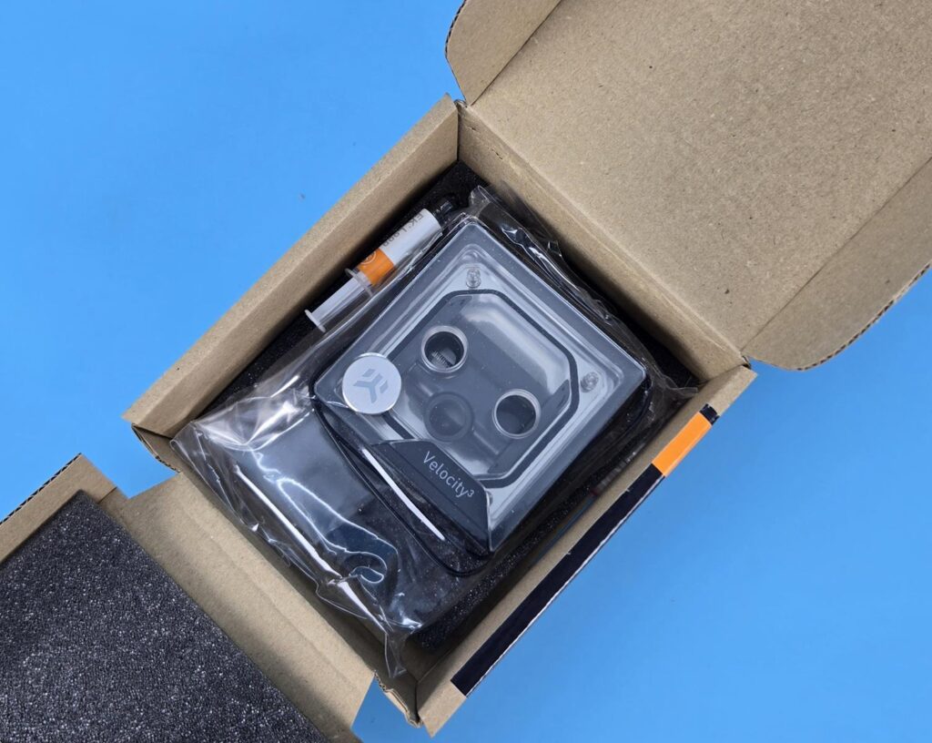 EK-Quantum Velocity3 Plexi - CPU Water Block Review 5 EK Quantum Velocity3 1700 1851 AM5 Plexi Packing Box 4