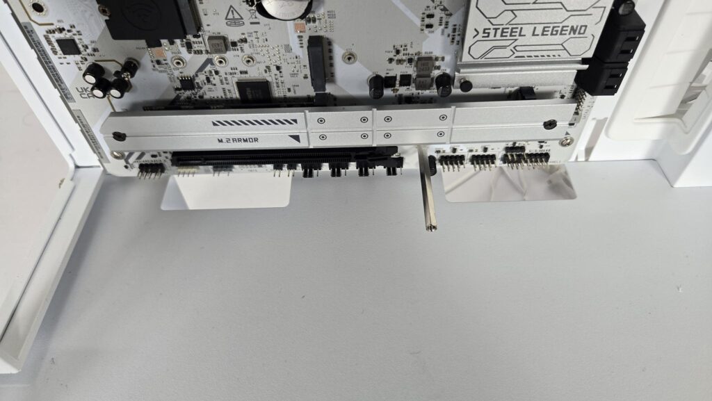 ARCTIC Xtender VG White Case Review: One Case to Rule them All! 52 ARCTIC Xtender VG White Installation 6