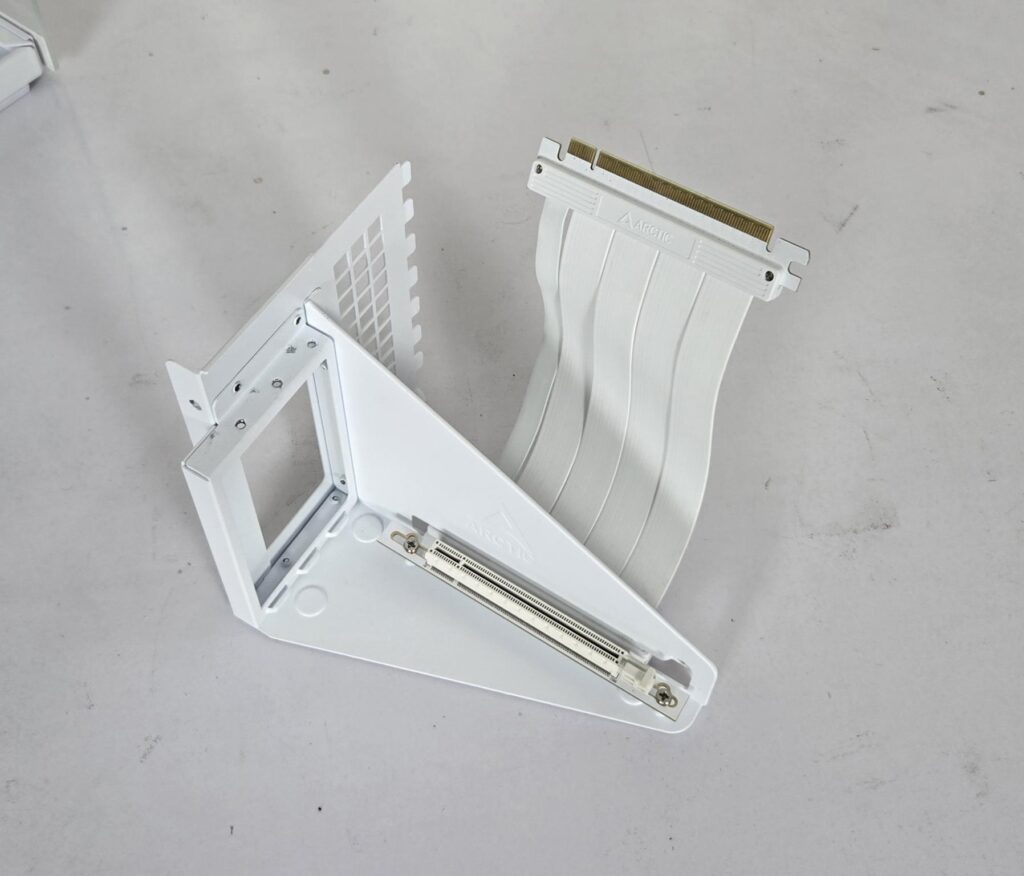 ARCTIC Xtender VG White Case Review: One Case to Rule them All! 23 ARCTIC Xtender VG White PCIe Bracket 1