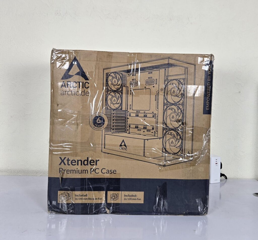 ARCTIC Xtender VG White Case Review: One Case to Rule them All! 2 ARCTIC Xtender VG White Packing Box