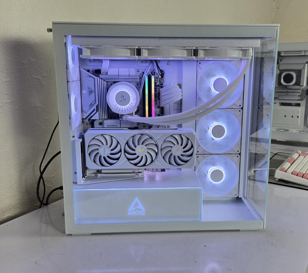 ARCTIC Xtender VG White Case Review: One Case to Rule them All! 62 ARCTIC Xtender VG White RGB 8