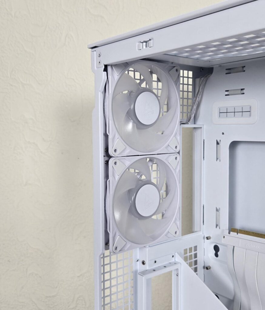 ARCTIC Xtender VG White Case Review: One Case to Rule them All! 28 ARCTIC Xtender VG White Side View 10