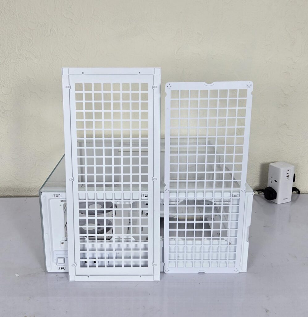ARCTIC Xtender VG White Case Review: One Case to Rule them All! 8 ARCTIC Xtender VG White Top View 2