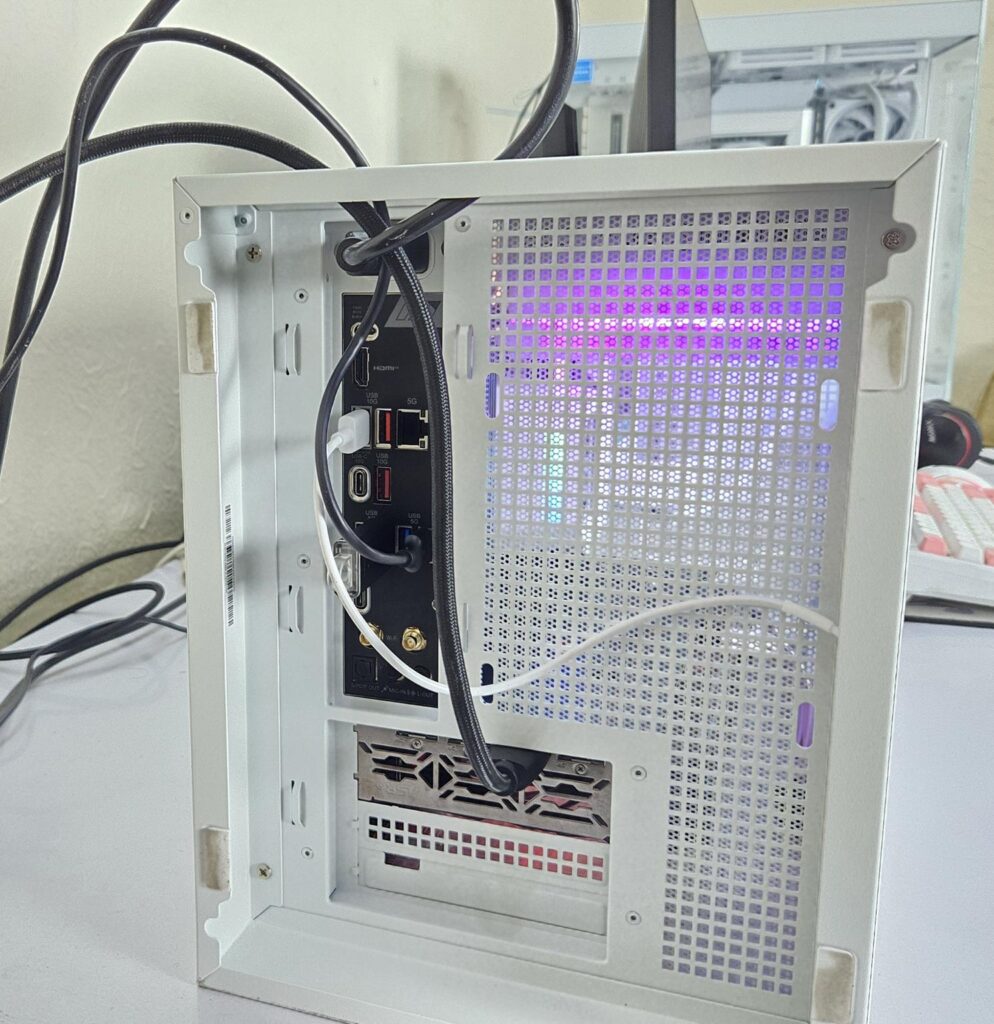 DeepCool CH270 Digital White Review 21 DeepCool CH270 Digital WH Bottom View 3