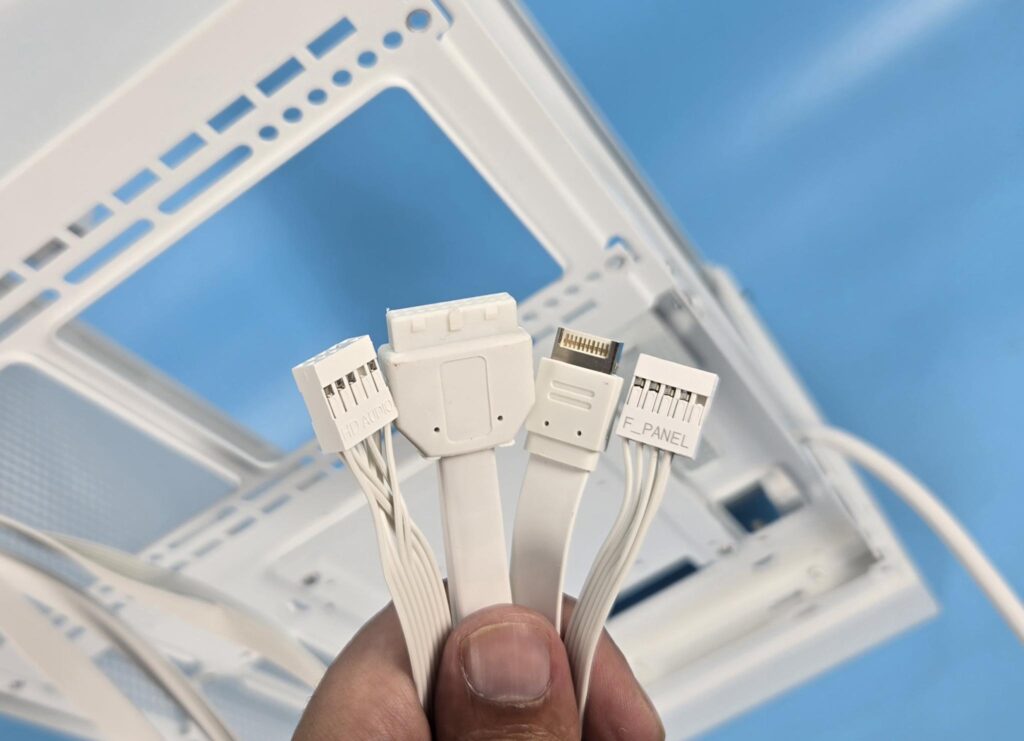 DeepCool CH270 Digital White Review 36 DeepCool CH270 Digital WH Cables 1