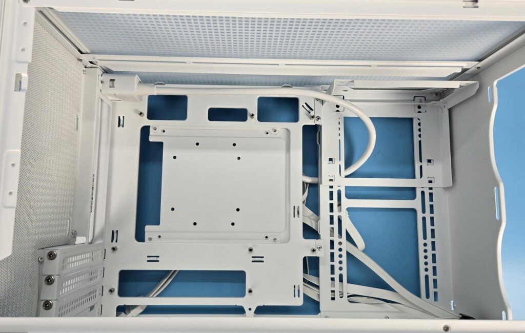 DeepCool CH270 Digital White Review 11 DeepCool CH270 Digital WH Front Panel 6