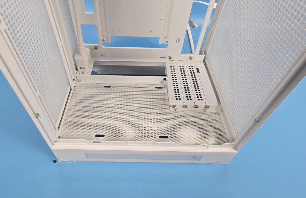 DeepCool CH270 Digital White Review 13 DeepCool CH270 Digital WH Front Panel 8