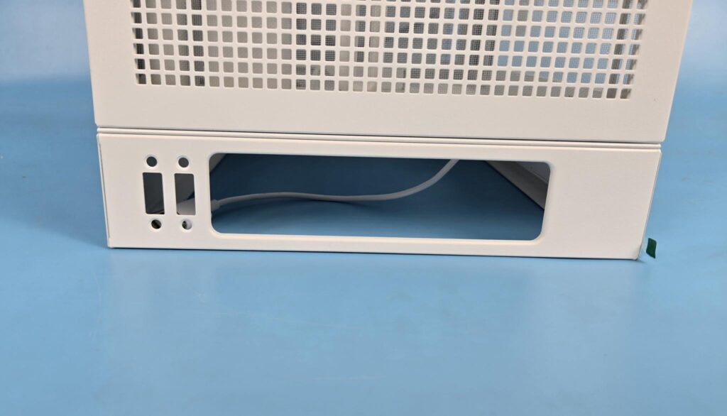 DeepCool CH270 Digital White Review 29 DeepCool CH270 Digital WH Left Side 2