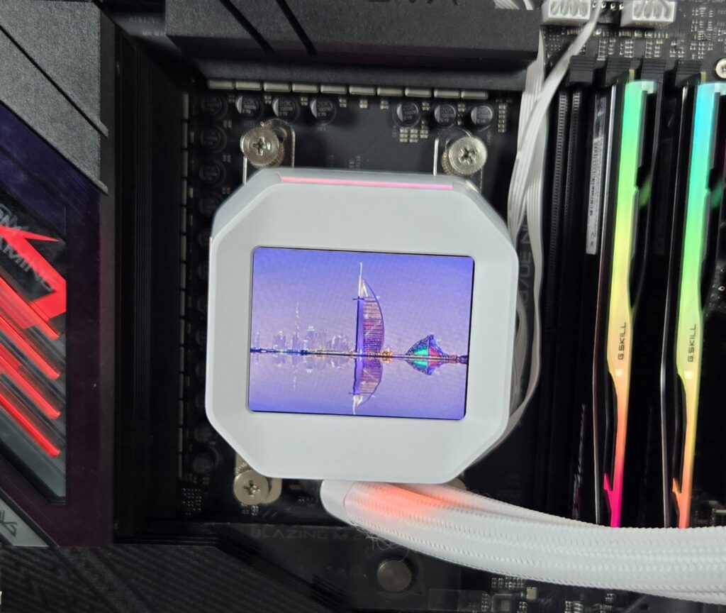 DeepCool LM360 WH Liquid Cooler Review: A True Value King 35 DeepCool LM360 White Display 3