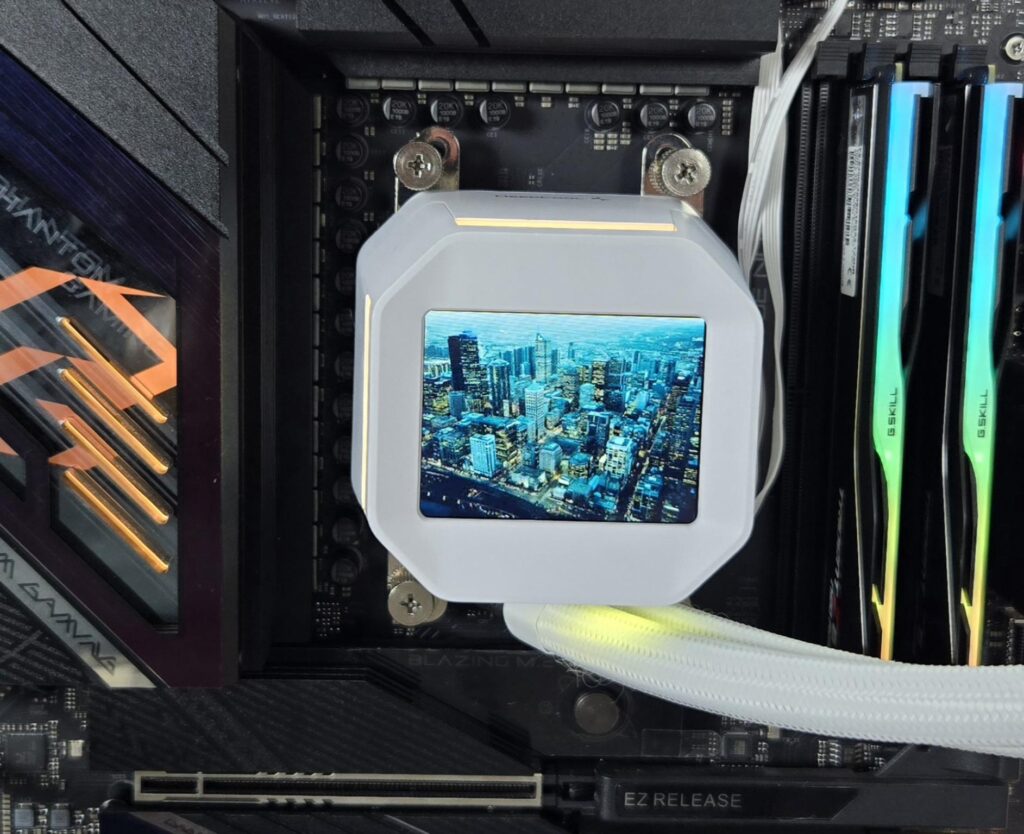 DeepCool LM360 WH Liquid Cooler Review: A True Value King 36 DeepCool LM360 White Display 4
