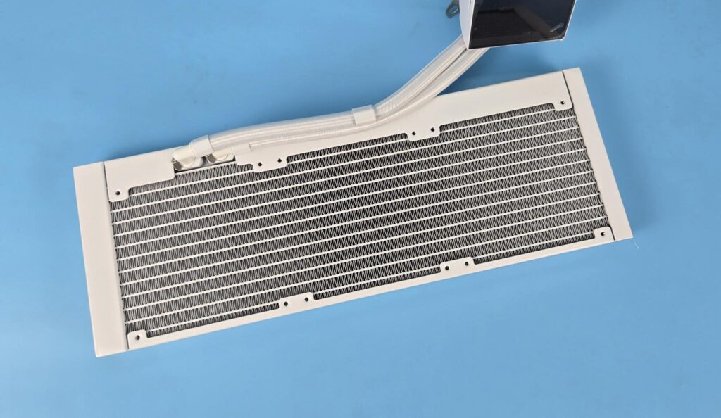Gamemax Glacier 360 LCD AIO White Review: A Performance Beast 6 Gamemax Glacier 360 White Radiator 2
