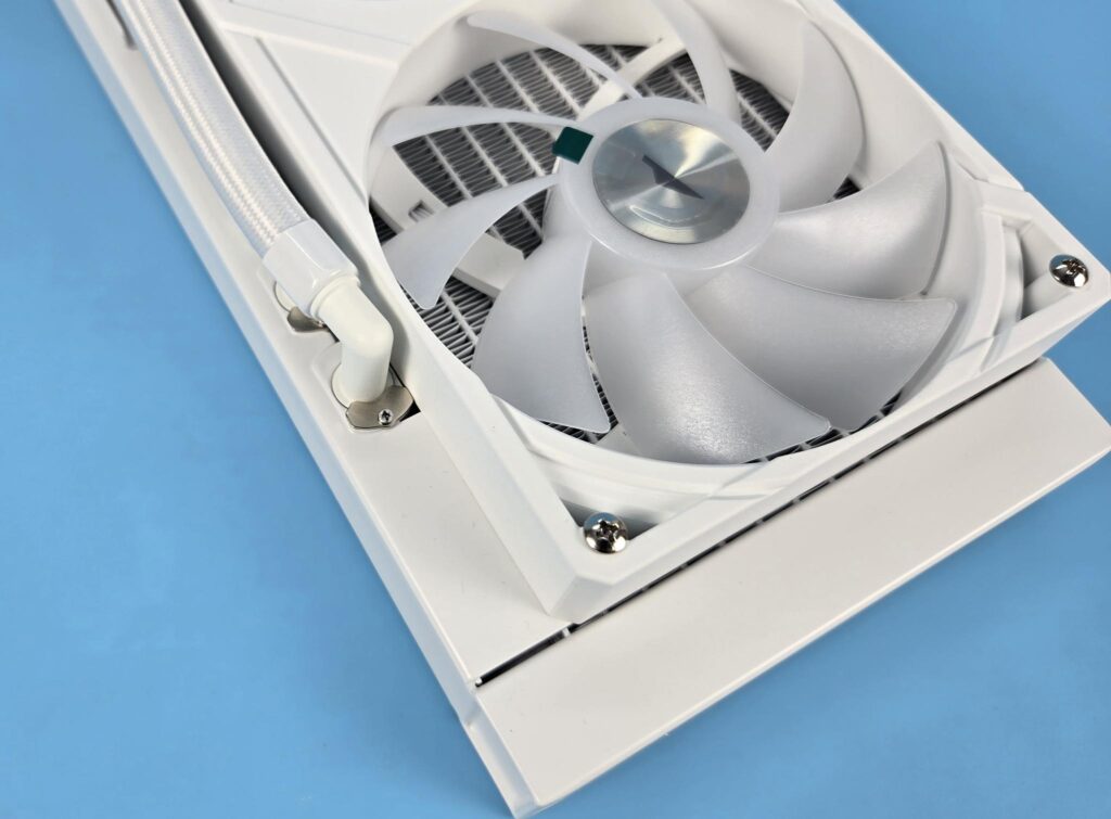 Gamemax Glacier 360 LCD AIO White Review: A Performance Beast 8 Gamemax Glacier 360 White Radiator 4