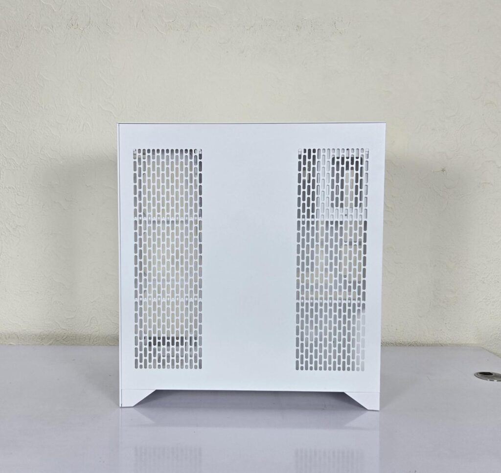 Thermaltake CTE E550 TG Snow Edition Review 42 Thermaltake CTE E550 TG Snow BackView 1