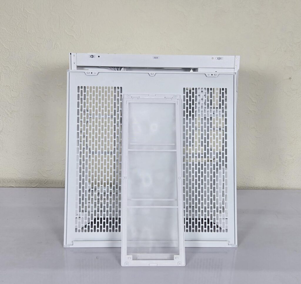 Thermaltake CTE E550 TG Snow Edition Review 43 Thermaltake CTE E550 TG Snow Backview 2