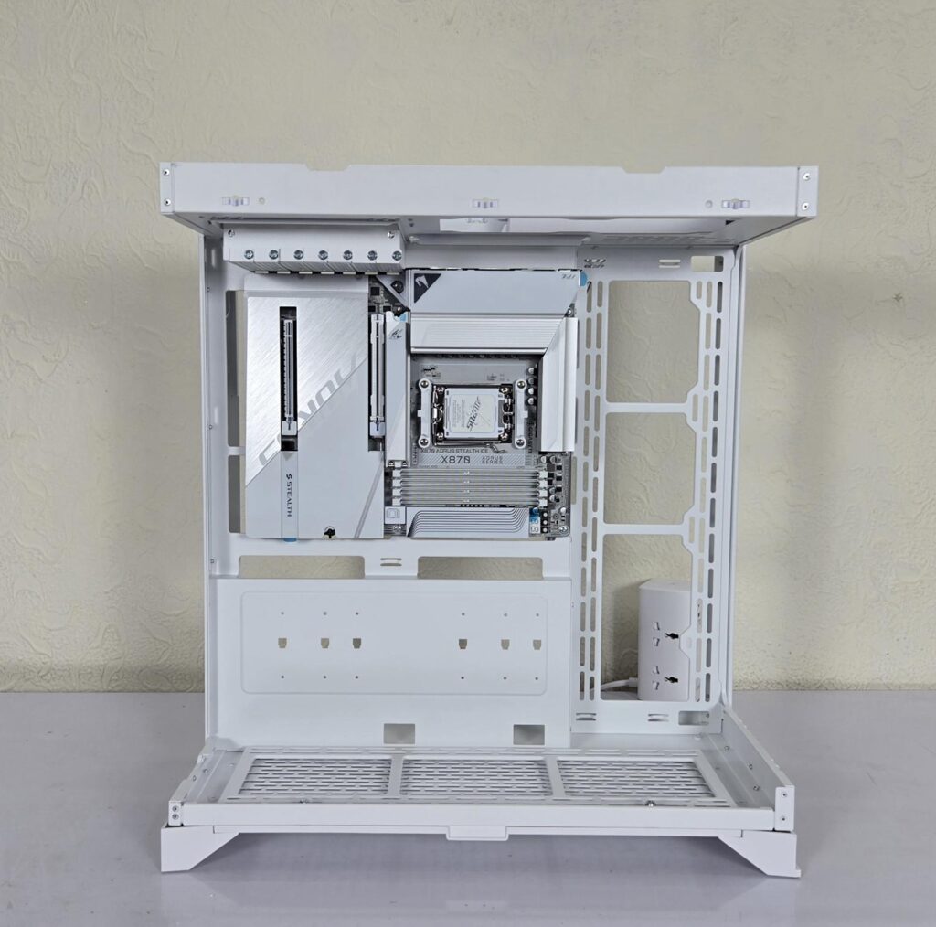 Thermaltake CTE E550 TG Snow Edition Review 51 Thermaltake CTE E550 TG Snow Installation 1