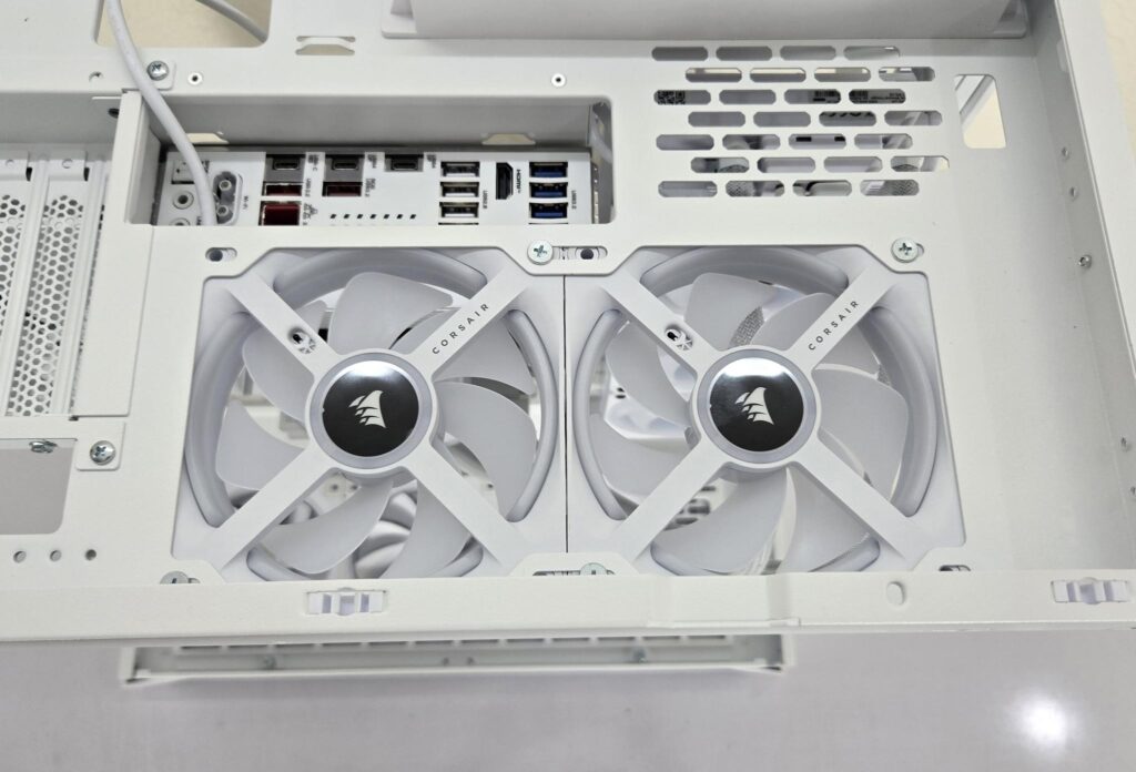 Thermaltake CTE E550 TG Snow Edition Review 56 Thermaltake CTE E550 TG Snow Installation 6