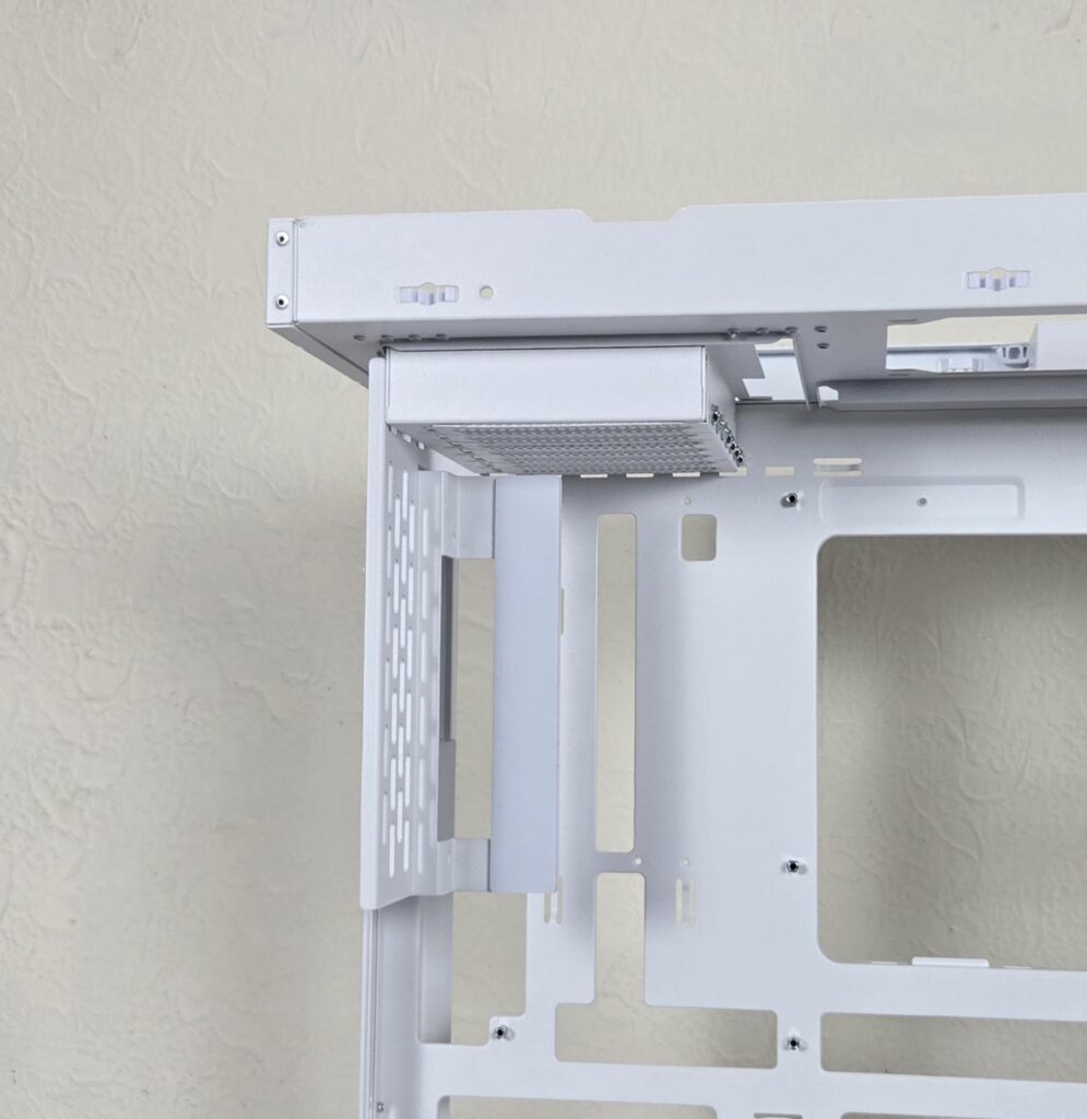 Thermaltake CTE E550 TG Snow Edition Review 26 Thermaltake CTE E550 TG Snow PCIe Bracket 3
