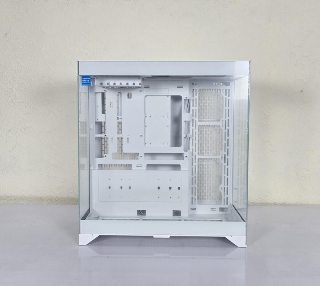 Thermaltake CTE E550 TG Snow Edition Review 33 Thermaltake CTE E550 TG Snow Side View 2