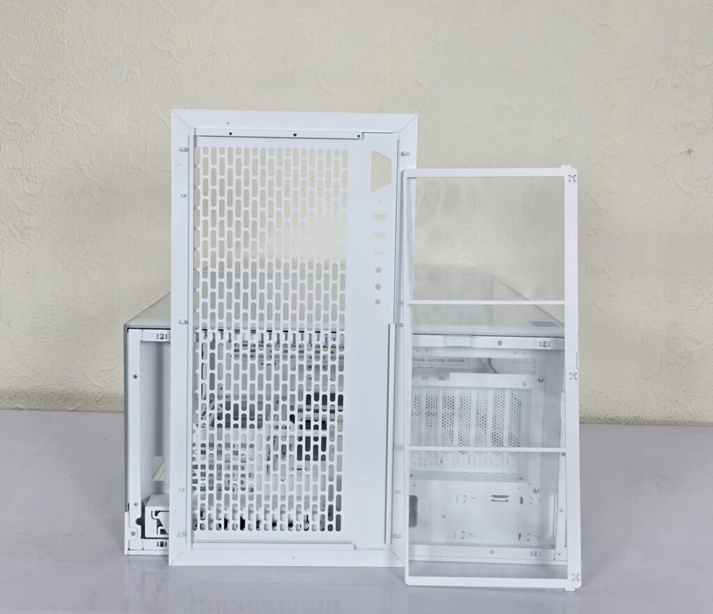 Thermaltake CTE E550 TG Snow Edition Review 15 Thermaltake CTE E550 TG Snow Top View 1