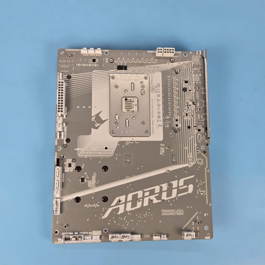 GIGABYTE X870 AORUS STEALTH ICE Review 43 X870 AORUS Stealth ICE Back View without Cover