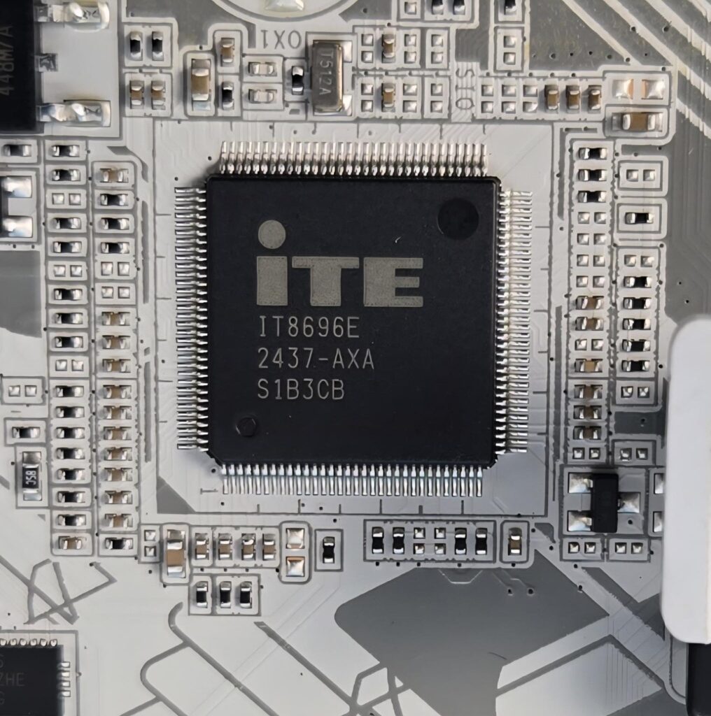 GIGABYTE X870 AORUS STEALTH ICE Review 29 X870 AORUS Stealth ICE Chips IT8696