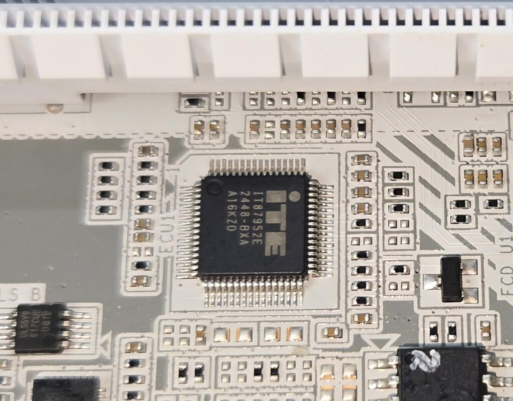 GIGABYTE X870 AORUS STEALTH ICE Review 30 X870 AORUS Stealth ICE Chips IT8795