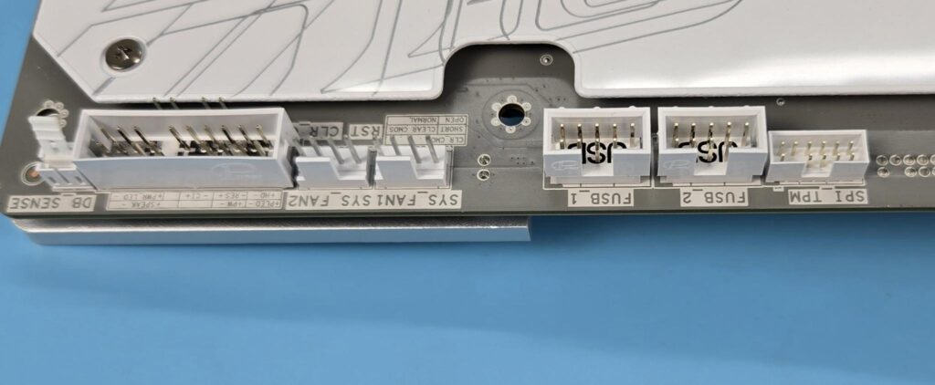 GIGABYTE X870 AORUS STEALTH ICE Review 45 X870 AORUS Stealth ICE Connectors 2