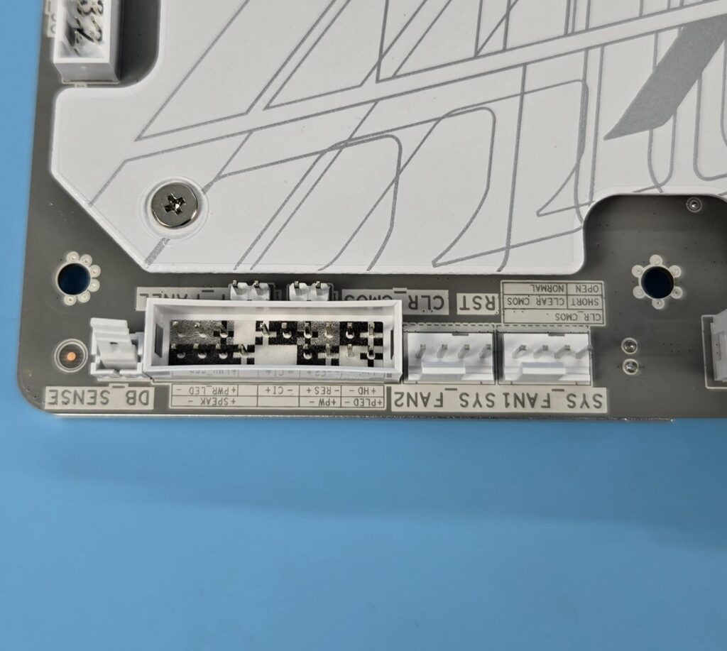 GIGABYTE X870 AORUS STEALTH ICE Review 46 X870 AORUS Stealth ICE Connectors 3