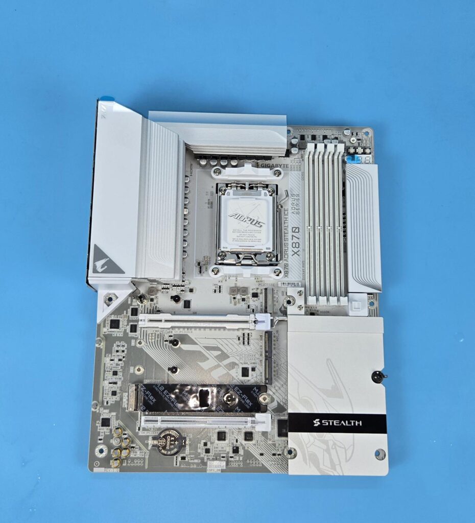 GIGABYTE X870 AORUS STEALTH ICE Review 10 X870 AORUS Stealth ICE Full View without Covers