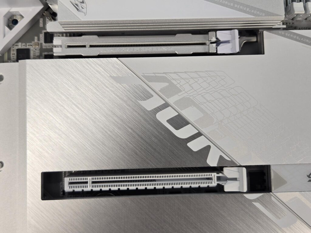 GIGABYTE X870 AORUS STEALTH ICE Review 22 X870 AORUS Stealth ICE PCIe Slots 1