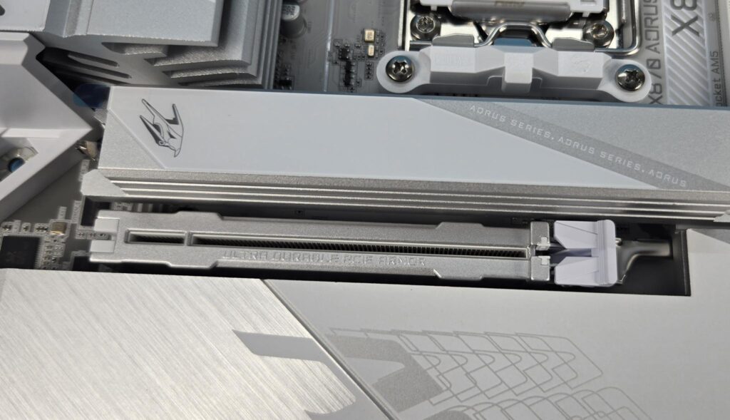 GIGABYTE X870 AORUS STEALTH ICE Review 24 X870 AORUS Stealth ICE PCIe Slots 2