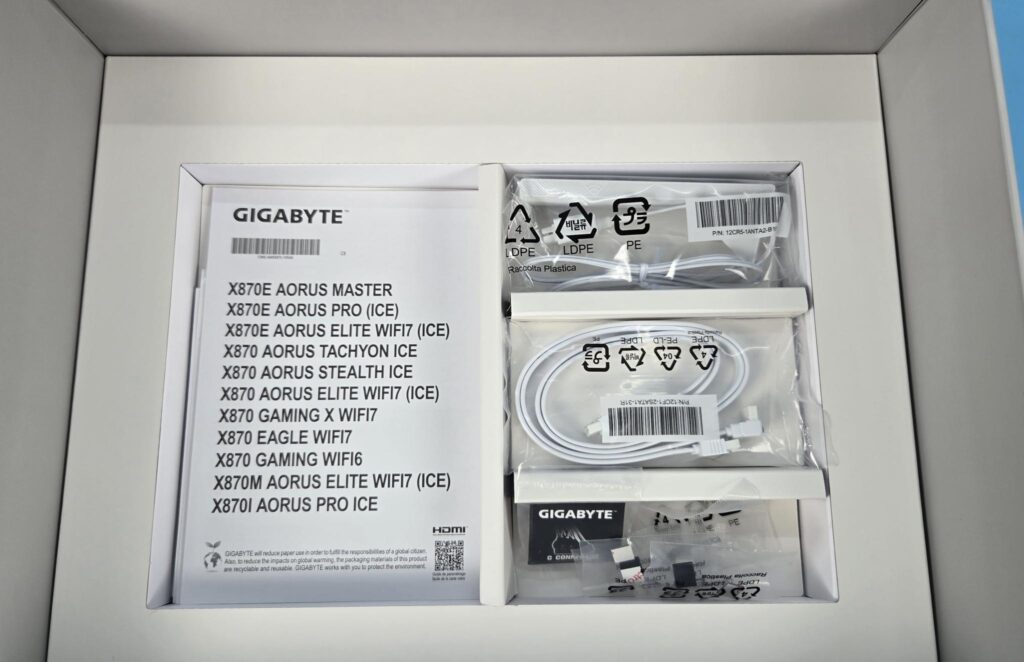 GIGABYTE X870 AORUS STEALTH ICE Review 7 X870 AORUS Stealth ICE Packing Box 5