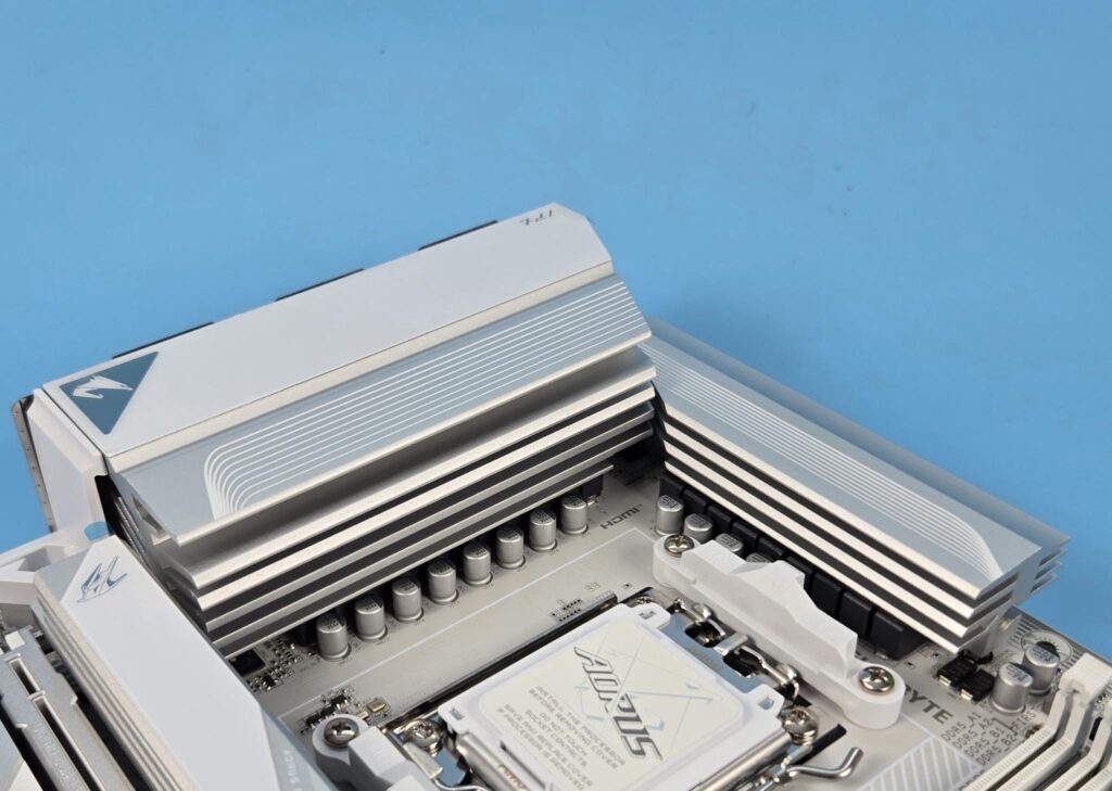 GIGABYTE X870 AORUS STEALTH ICE Review 12 X870 AORUS Stealth ICE Power Covers