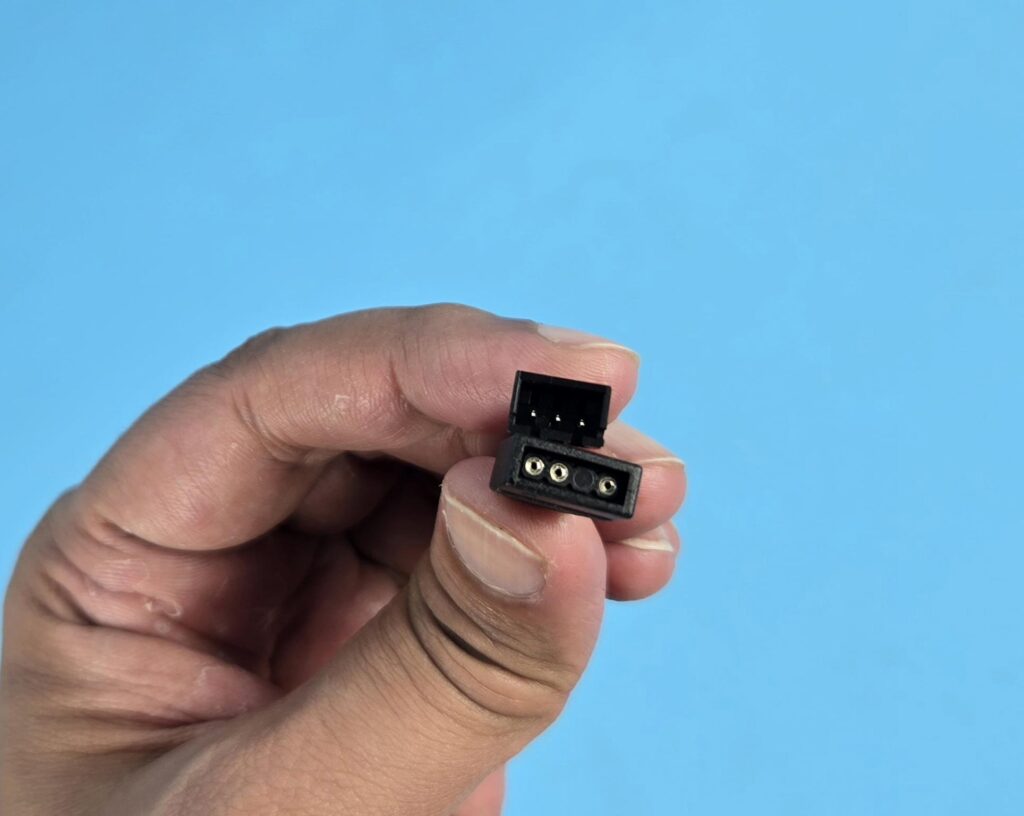 Alphacool Apex Stealth Metal Aurora 2600 - Chrome Fans Review 17 Alphacool Apex Stealth Metal Fan Chrome Connectors 1