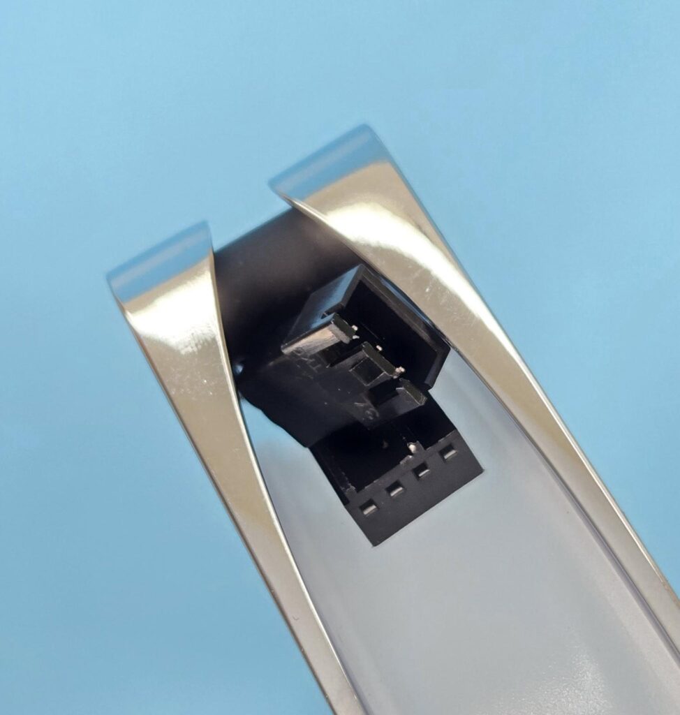 Alphacool Apex Stealth Metal Aurora 2600 - Chrome Fans Review 15 Alphacool Apex Stealth Metal Fan Chrome Corner 1