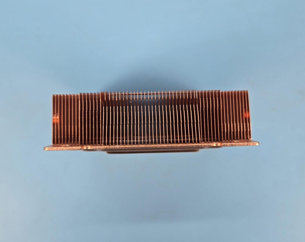 Cryorig C5/C5 Cu Coolers Review: A Performance Feast 11 Cryoig C5 Cu Side View 2