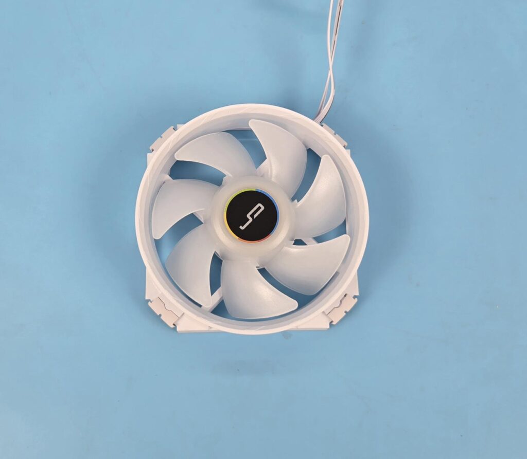 Cryorig C5/C5 Cu Coolers Review: A Performance Feast 19 Cryorig C5 Cu Fan 1