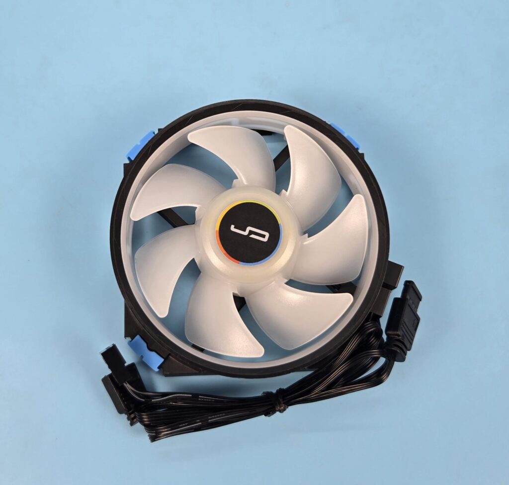 Cryorig C5/C5 Cu Coolers Review: A Performance Feast 18 Cryorig C5 Fan 1