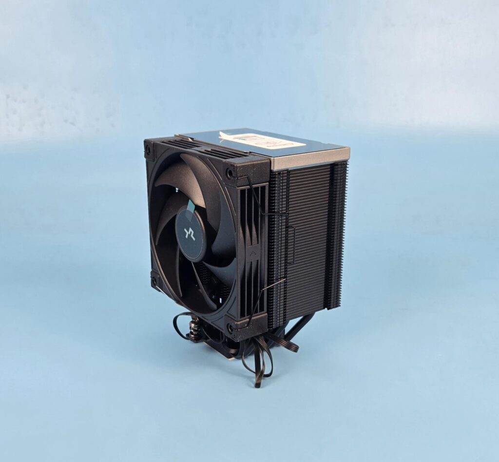 DeepCool AK700 Digital NYX: High-Performance in Small Form 28 DeepCool AK700 Digital NYX Assembled 3