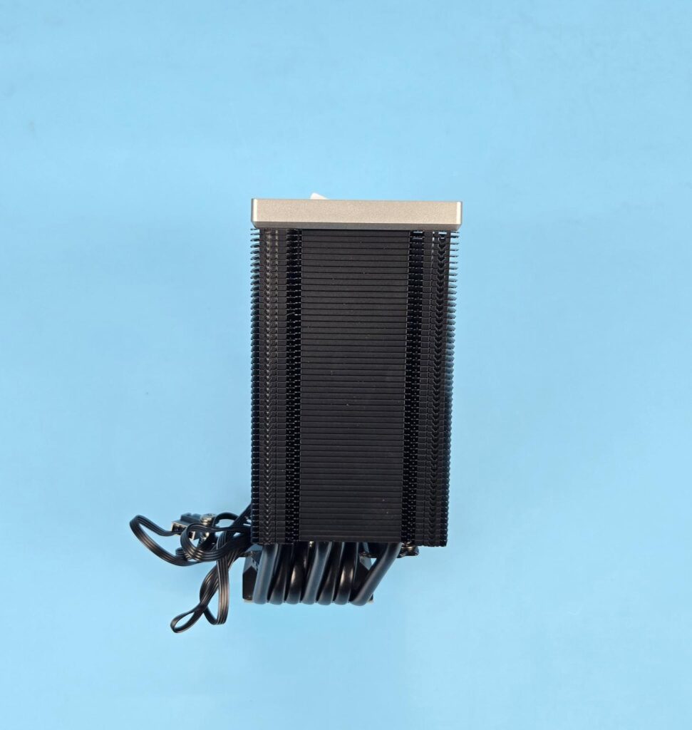 DeepCool AK700 Digital NYX: High-Performance in Small Form 17 DeepCool AK700 Digital NYX Side View 2