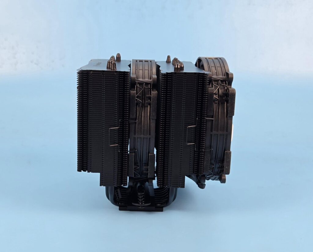 Noctua NH-D15 G2 chromax.black Review 20 Noctua NH D15 G2 chromax.black Assembled 3