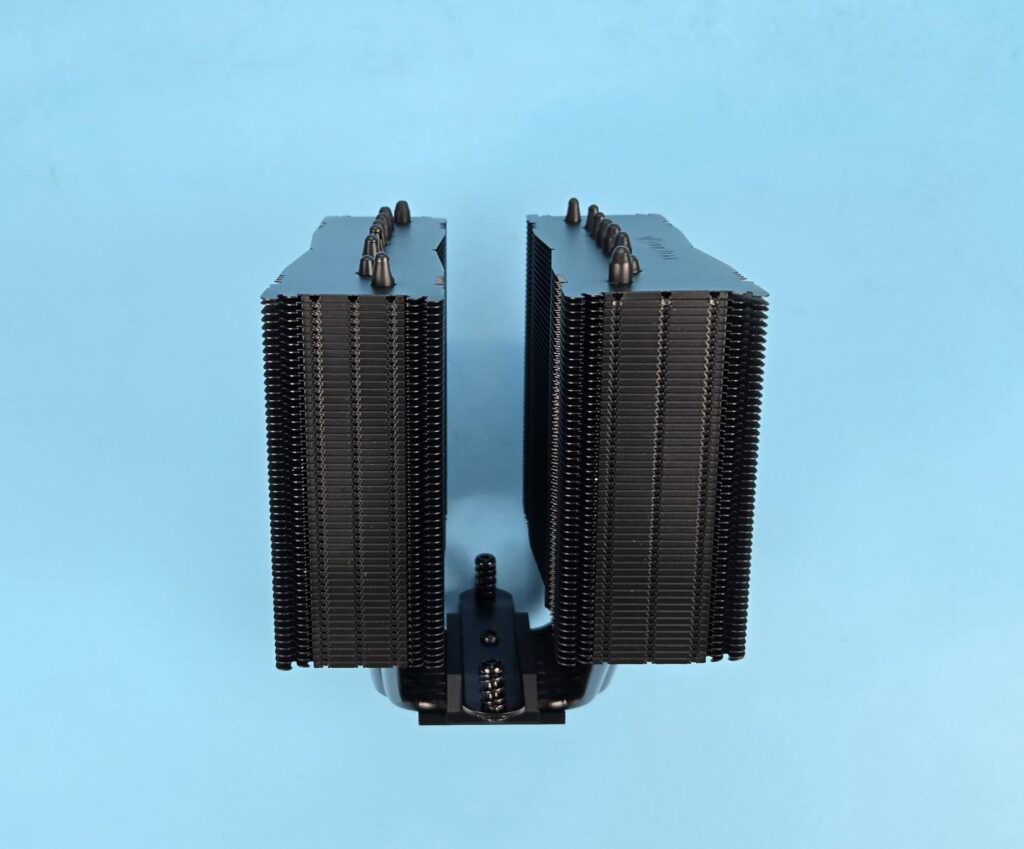 Noctua NH-D15 G2 chromax.black Review 14 Noctua NH D15 G2 chromax.black Side View 2