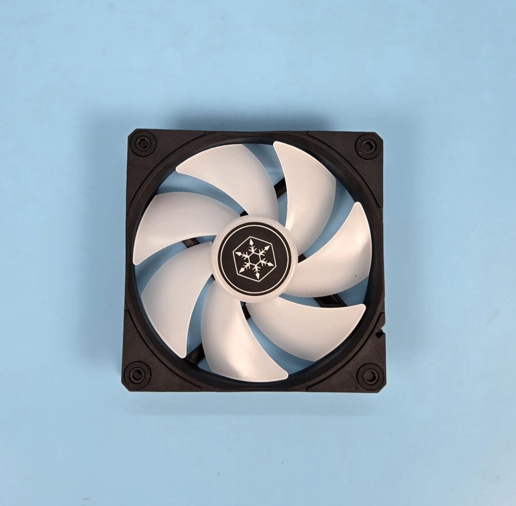 SilverStone IceMyst 360 Pro: A Powerful Cooling Solution 22 SilverStone IceMyst 360 Pro Fan 1