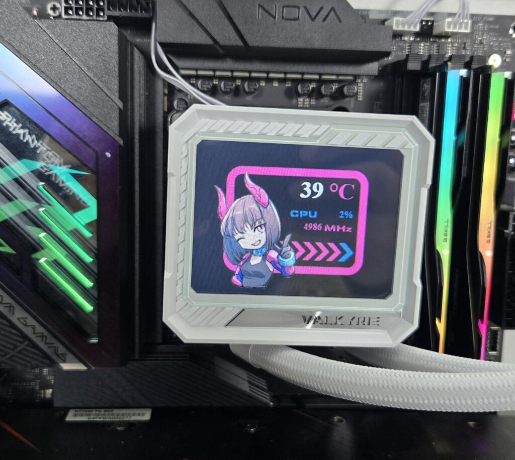 Valkyrie V360 LCD ARGB White Review: Beauty and Beast 63 Valkyrie V360 LCD White Display 9