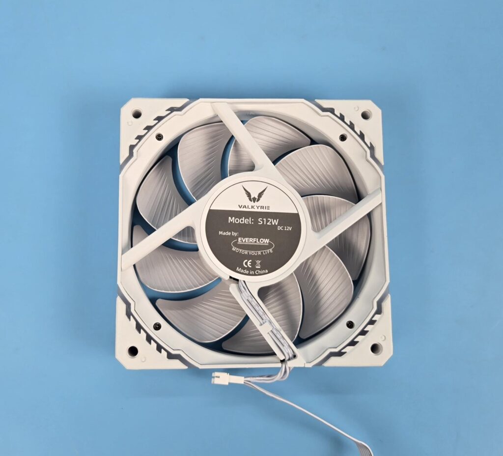 Valkyrie V360 LCD ARGB White Review: Beauty and Beast 37 Valkyrie V360 LCD White Fan 4
