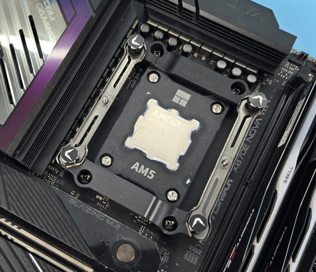 Valkyrie V360 LCD ARGB White Review: Beauty and Beast 45 Valkyrie V360 LCD White Installation